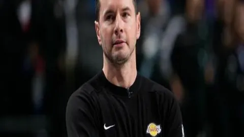 《戴琳怒揭家丑：频繁对母辱骂，母亲债台高筑外出打工还债》